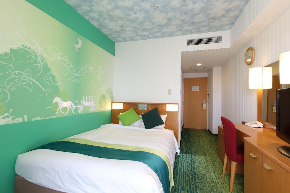 Keihan Universal Hotel 4*