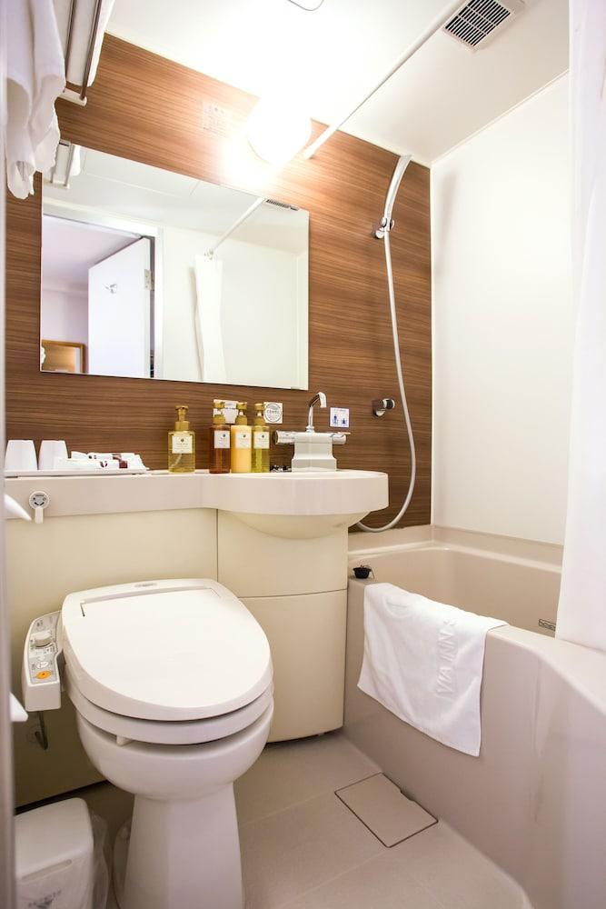 Via Shin West Hotel 3*