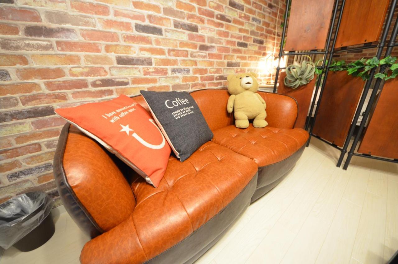 River Side Namba 203 Apartment