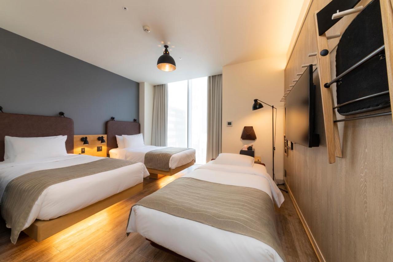 Hotel Moxy Honmachi By Marriott Osaka