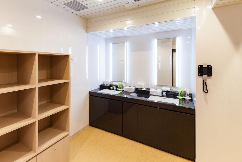 Hotel Y's Shin Osaka
