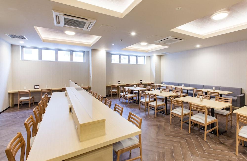 Y's Shin Hotel