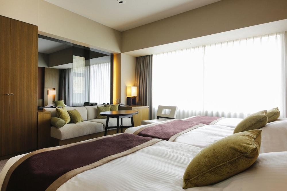Hotel Keihan Universal Tower 4*