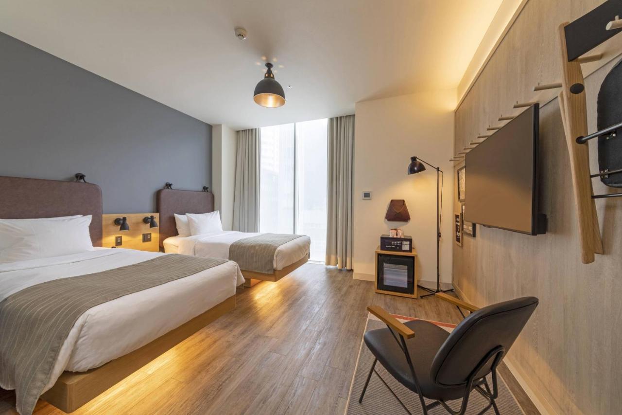 Moxy Honmachi By Marriott Hotel