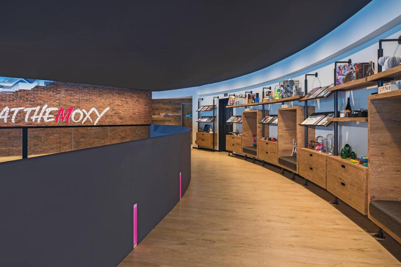 Hotel Moxy Honmachi By Marriott 4*