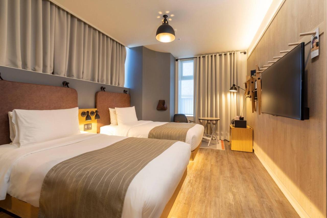 Hotel Moxy Honmachi By Marriott 4*