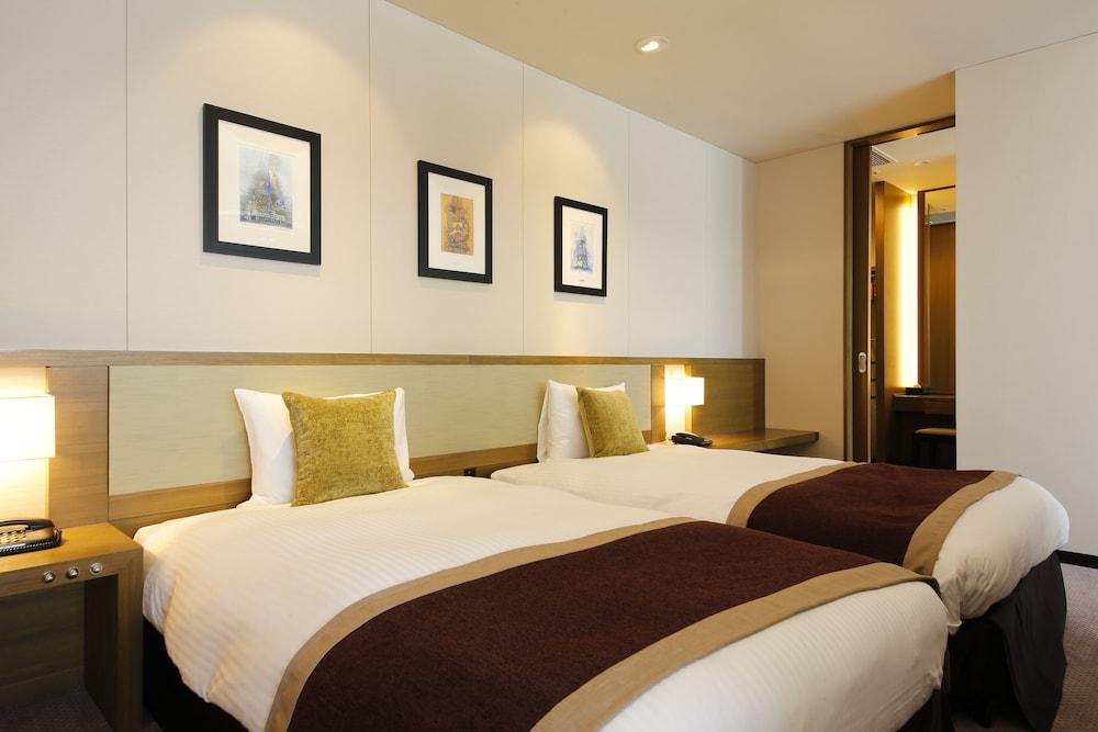 Keihan Universal Tower Hotel 4*