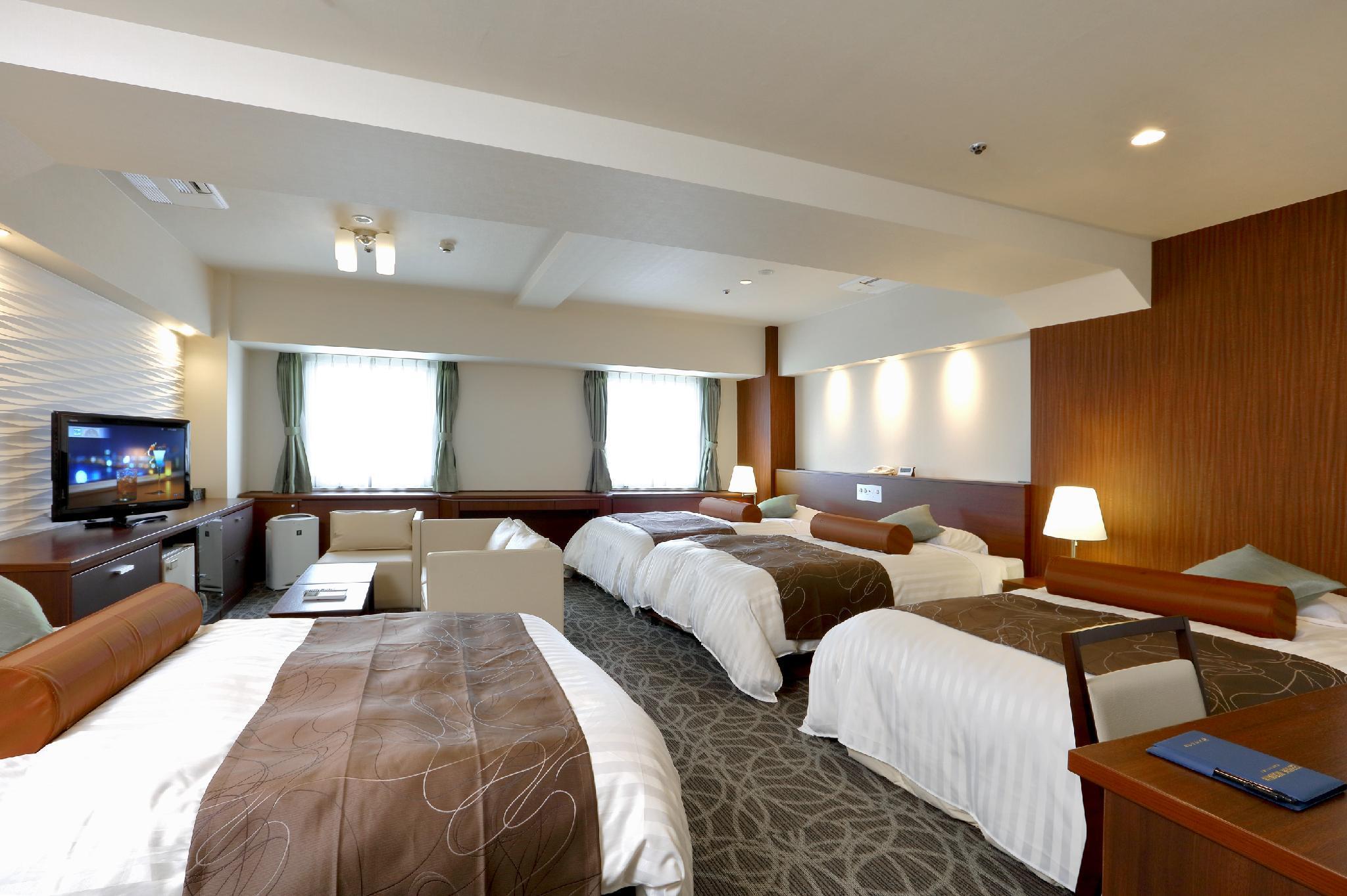 Hotel Plaza 4*