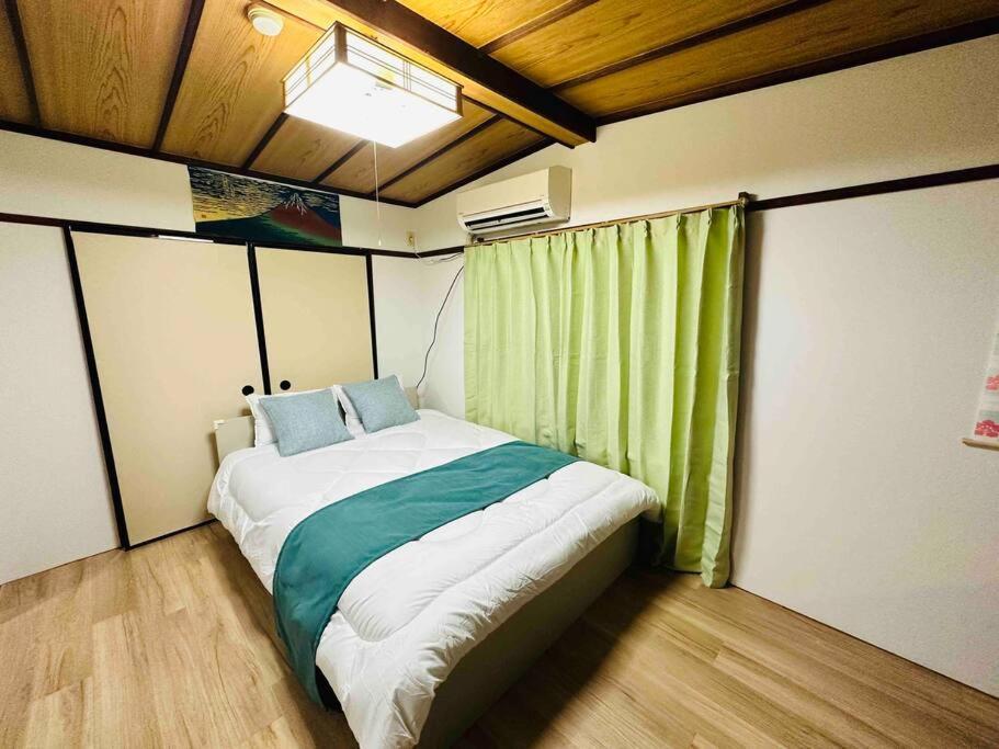 205gblhouse: Steps From Kuromon Market, Near Dotonbori Apartment