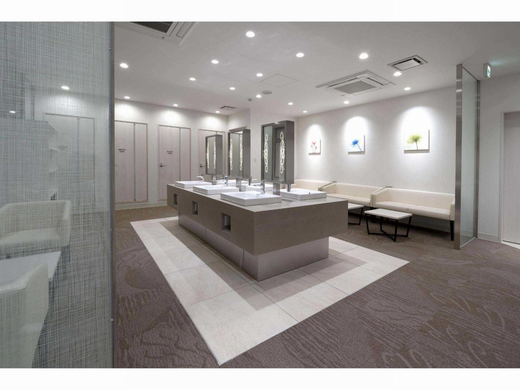 Capsule J Garden Shin-osaka Capsule hotel 2*