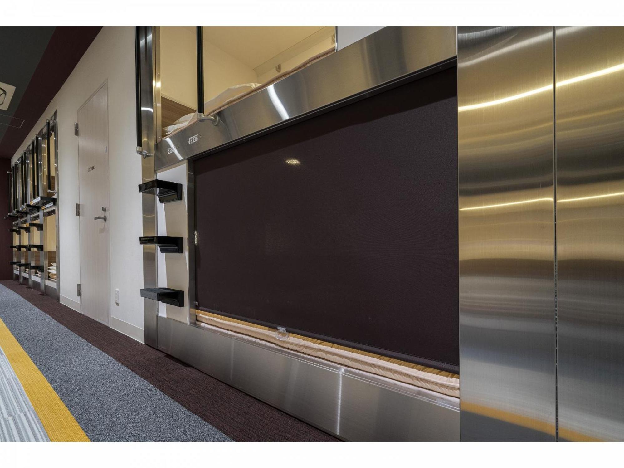 Capsule hotel Capsule J Garden Shin-osaka Osaka