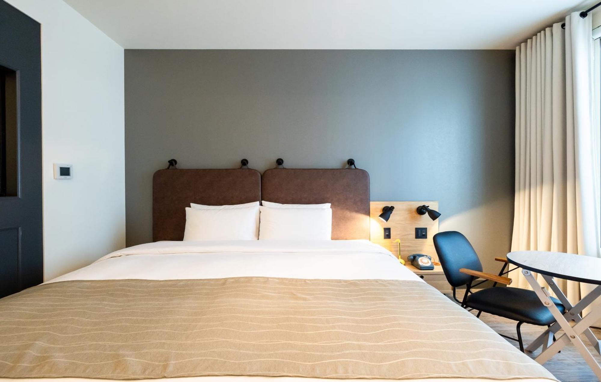 Moxy Honmachi By Marriott Hotel