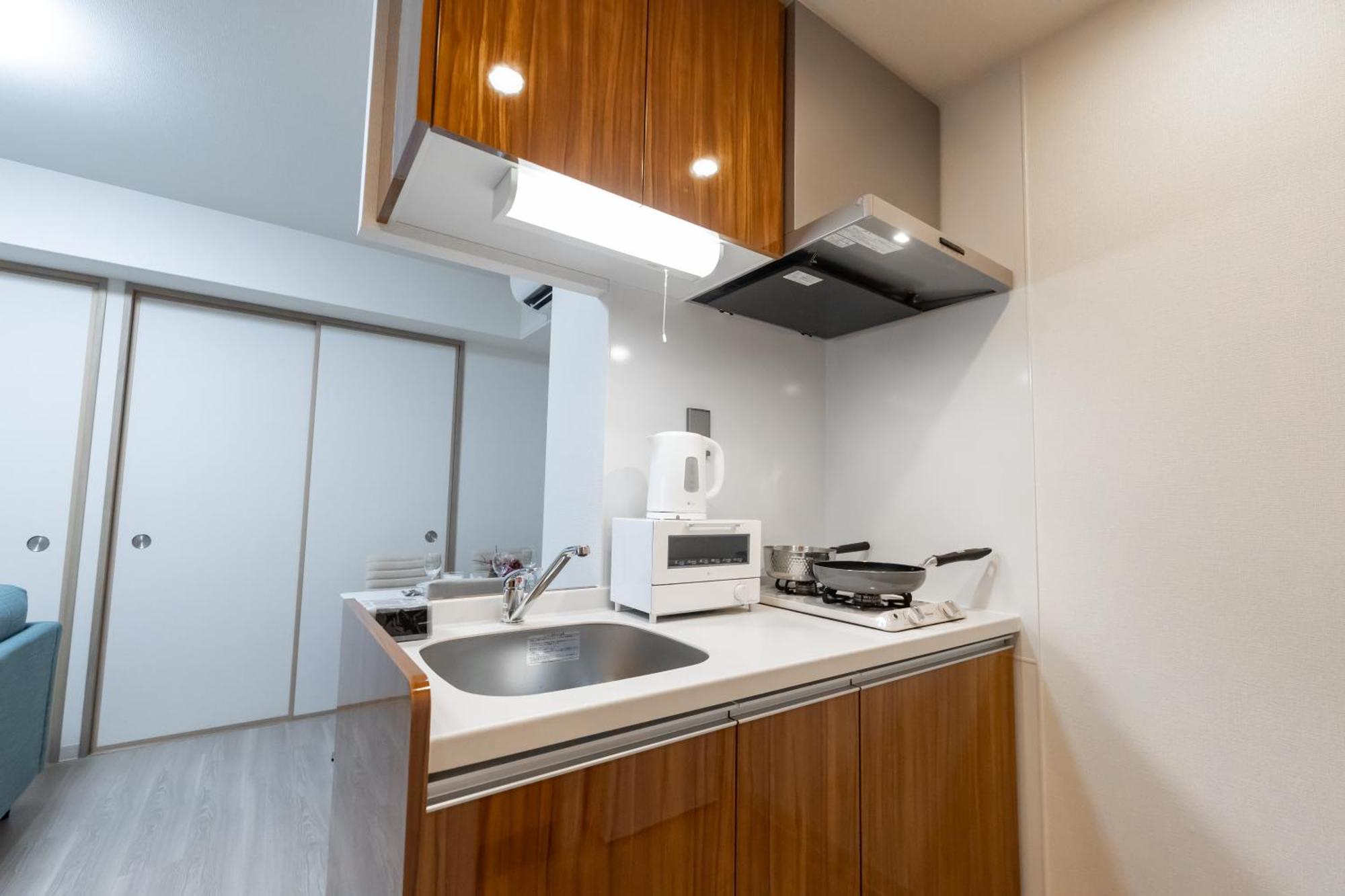 H2h Shinsaibashi Apartment