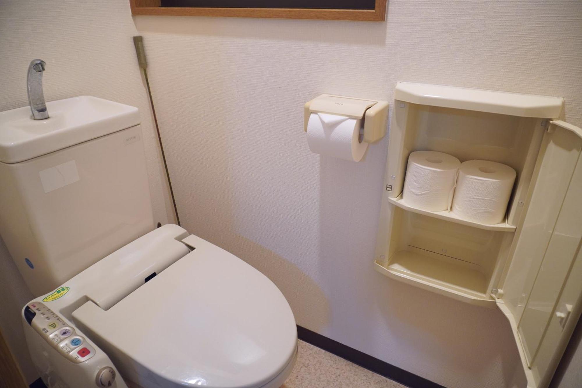 Apartment H2h Villa鴫野西 三層公寓【jr京橋步行6分鐘】機場直達 容納6人3房1廳 自助入住 帶車位 Osaka