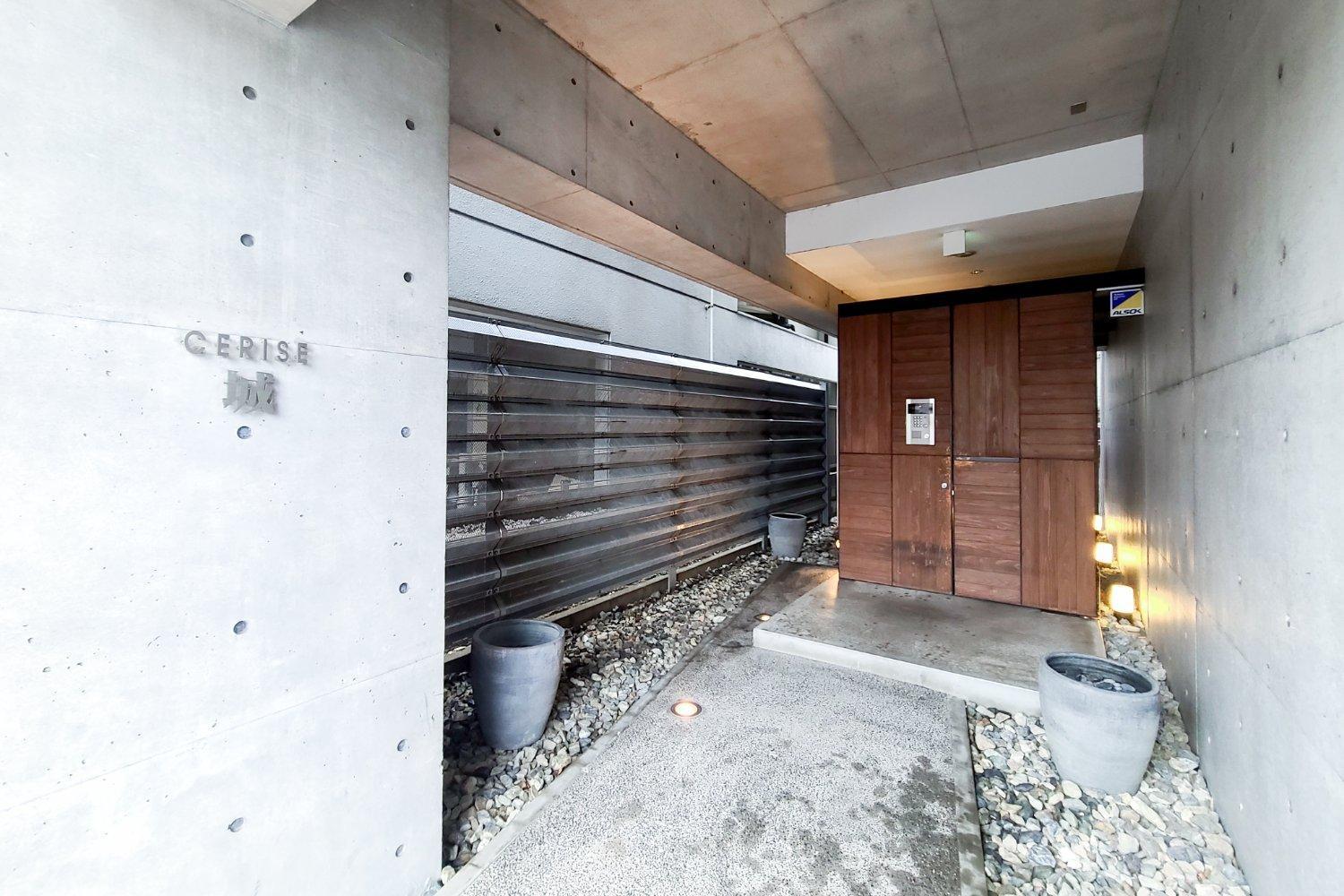 Sleaze Castle Apartment Osaka