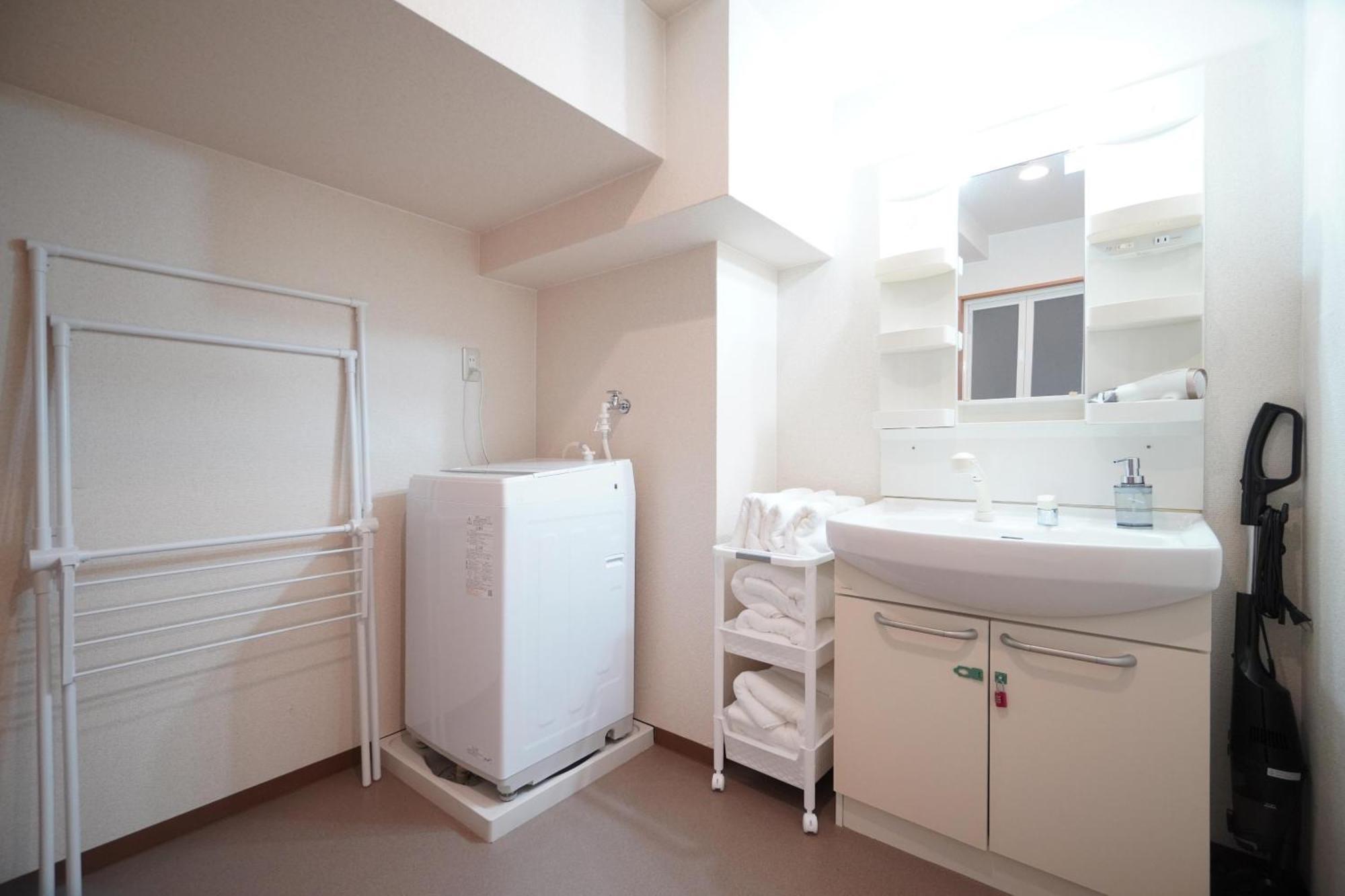 Namba Kuromon House 503 Apartment *