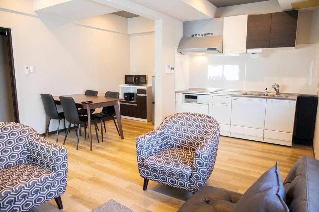 5 Mins Walk From Tengachaya Close To Namba Apartment Osaka