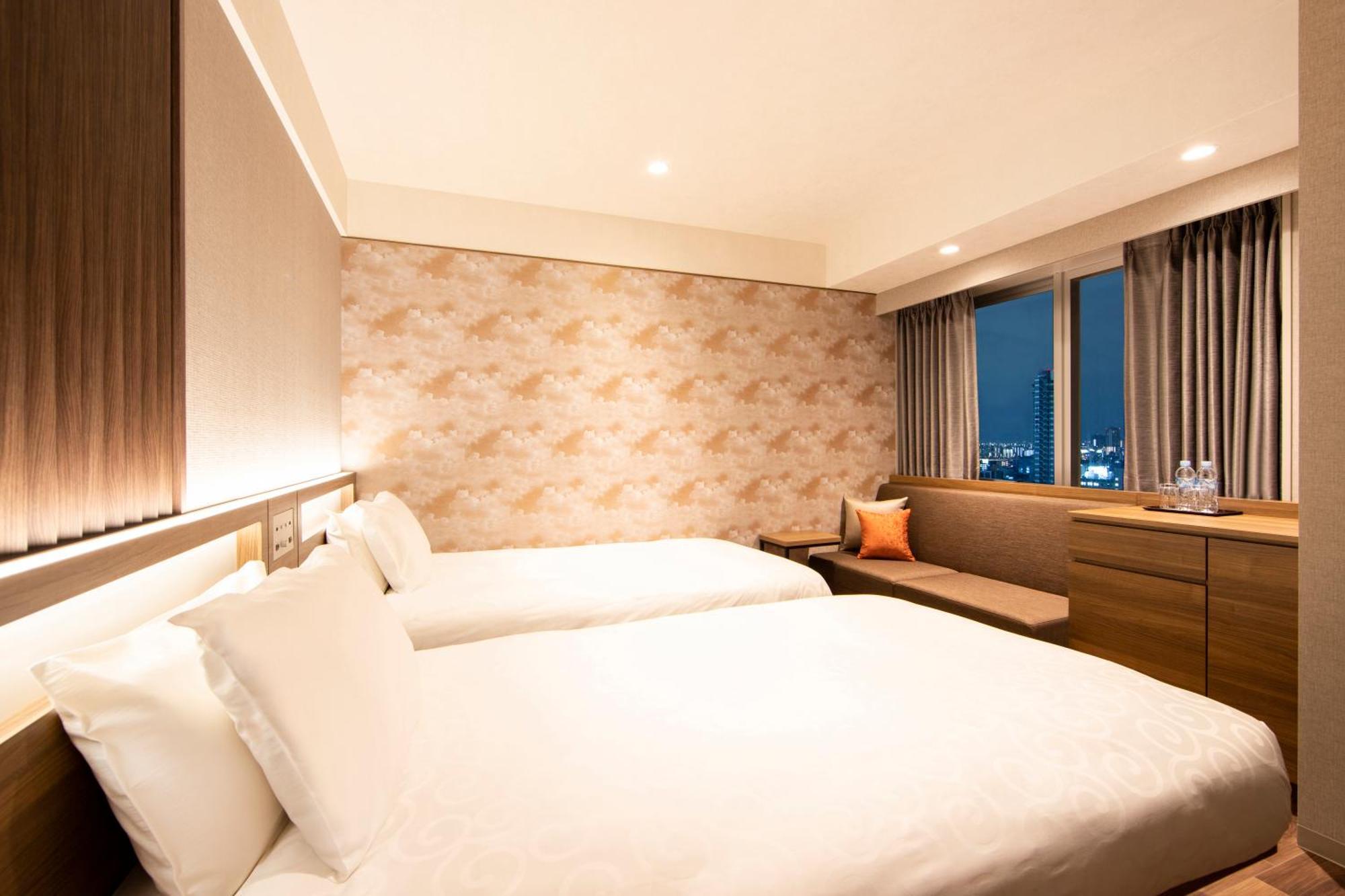 Karaksa Grande Shin-osaka Tower Hotel 4*