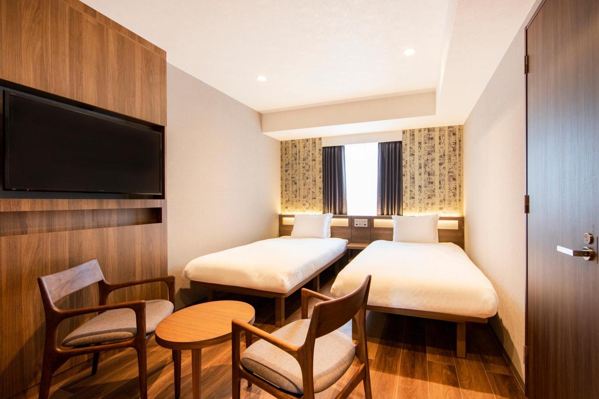 Karaksa Grande Shin-osaka Tower Hotel