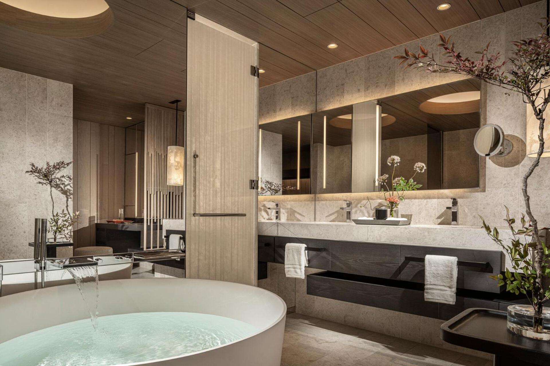 Four Seasons Hotel Osaka