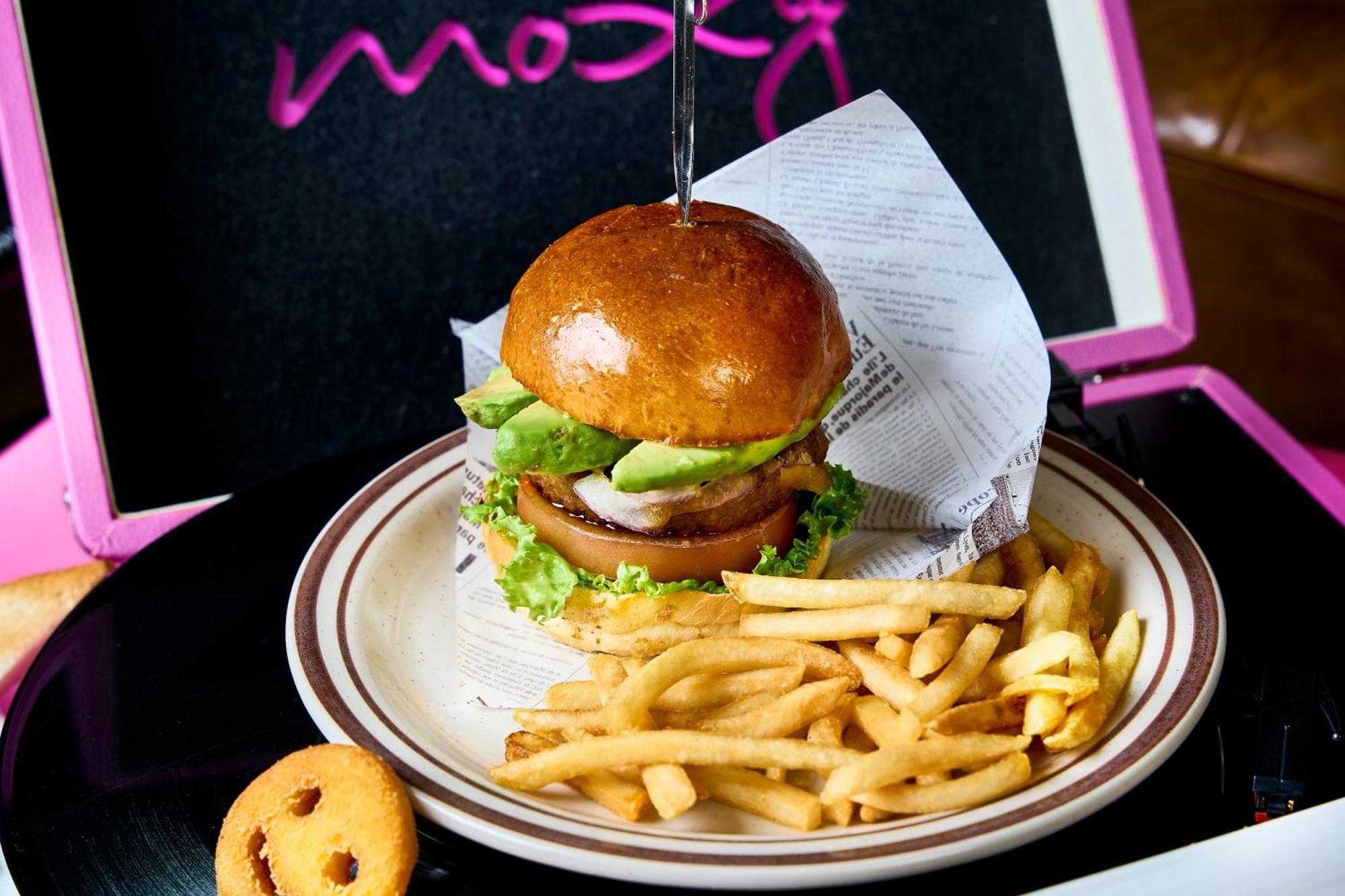 Moxy Honmachi By Marriott 4* Osaka