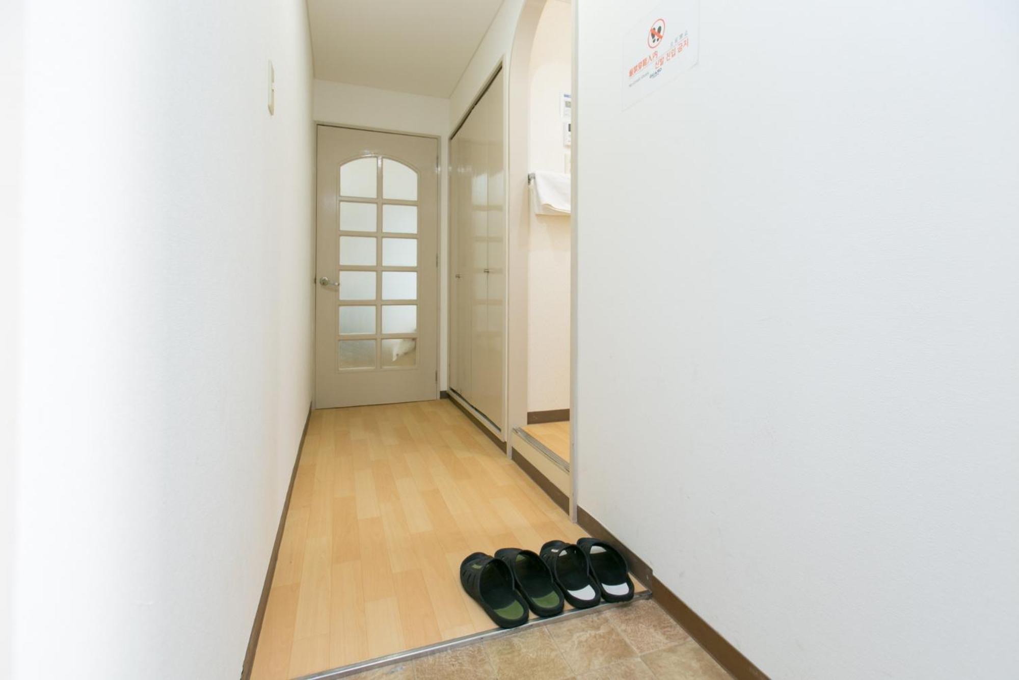 Apartment Sakura House Namba B