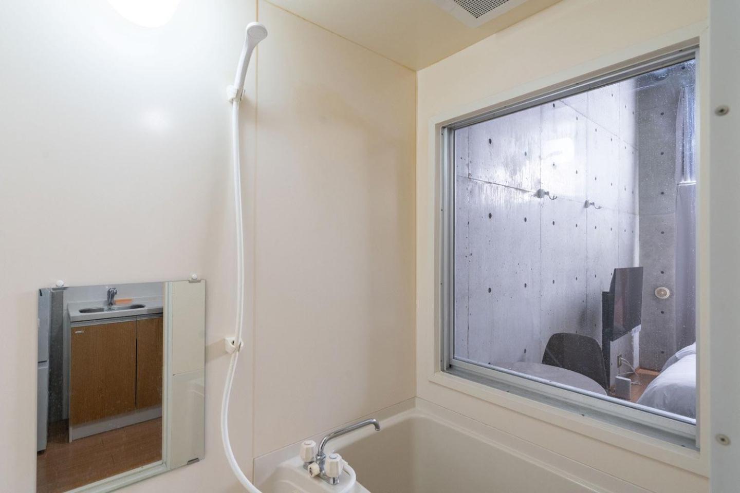 Sleaze Castle Apartment *