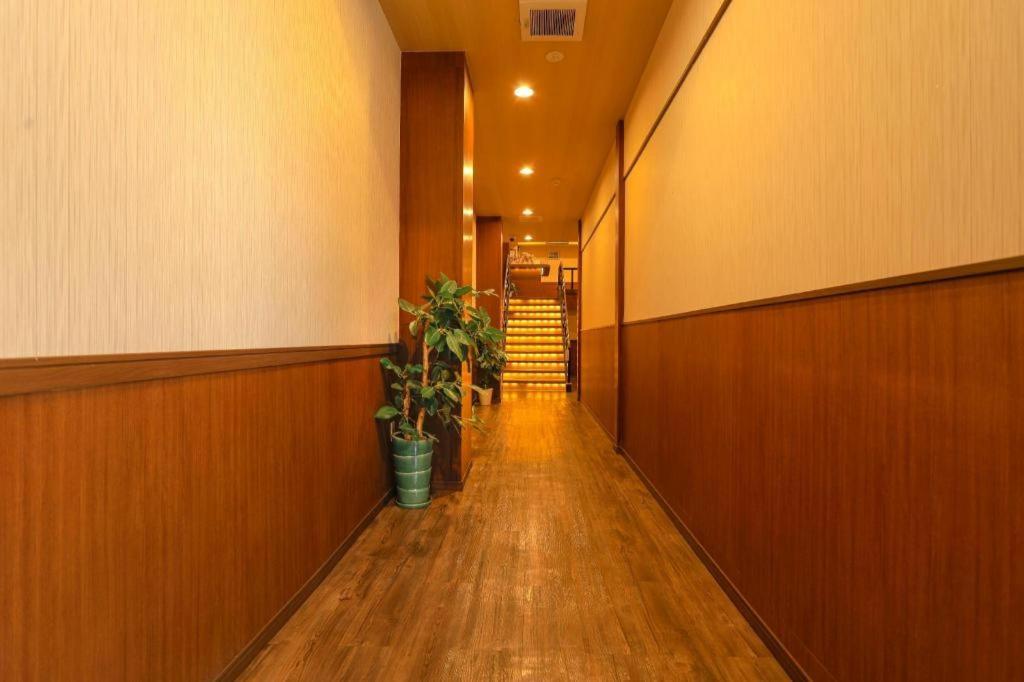 Naniwa Shinsekaimae Hotel