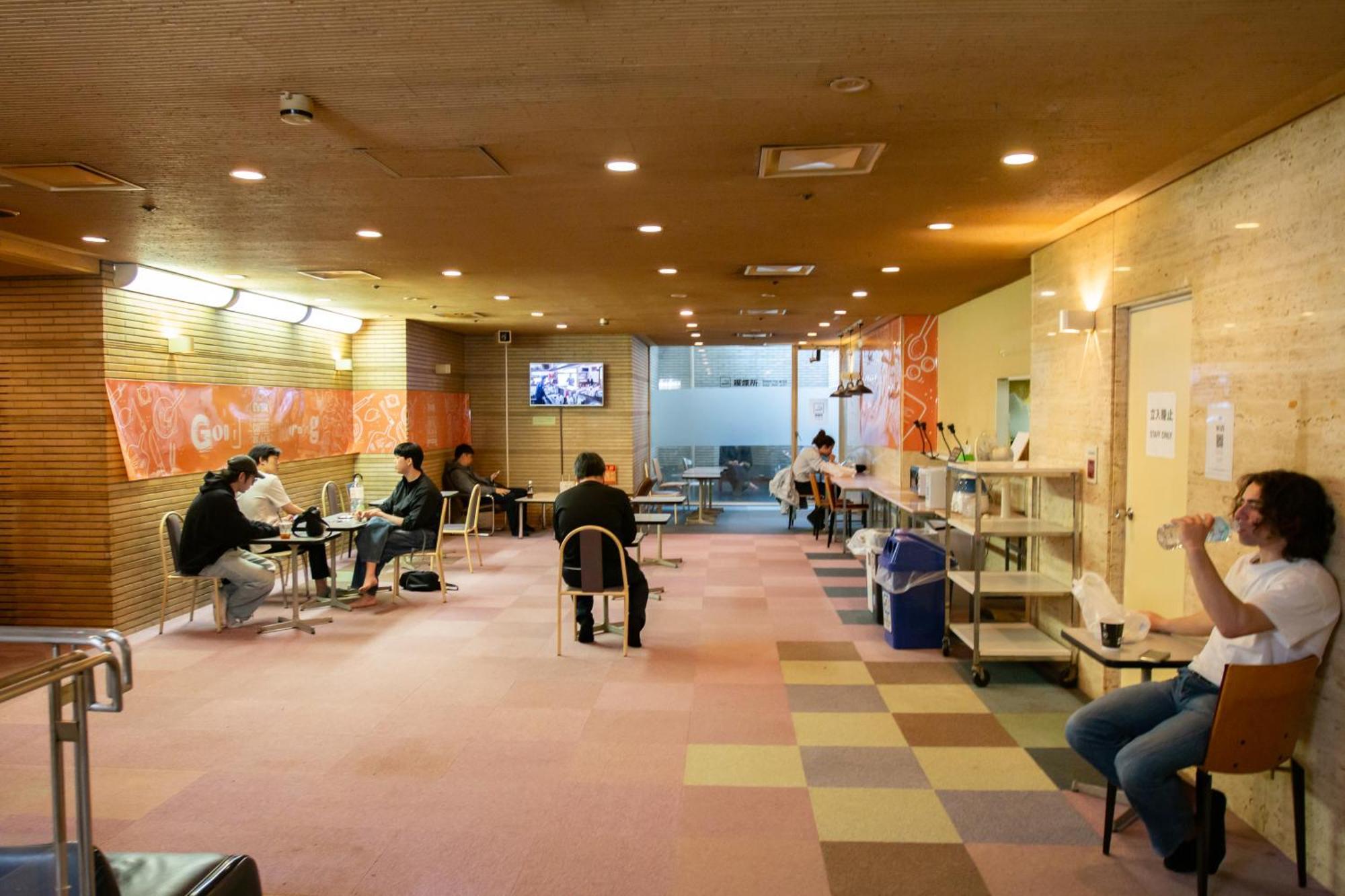 Capsule Asahi Plaza Shinsaibashi - Men's Only Capsule hotel *