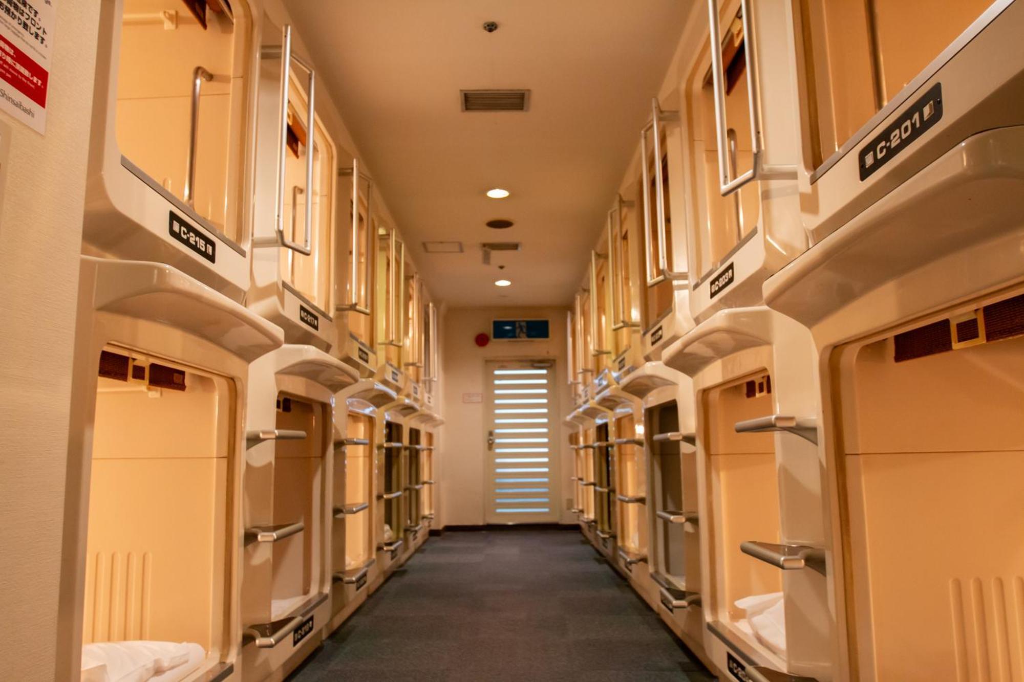 Capsule Asahi Plaza Shinsaibashi - Men's Only Capsule hotel Osaka
