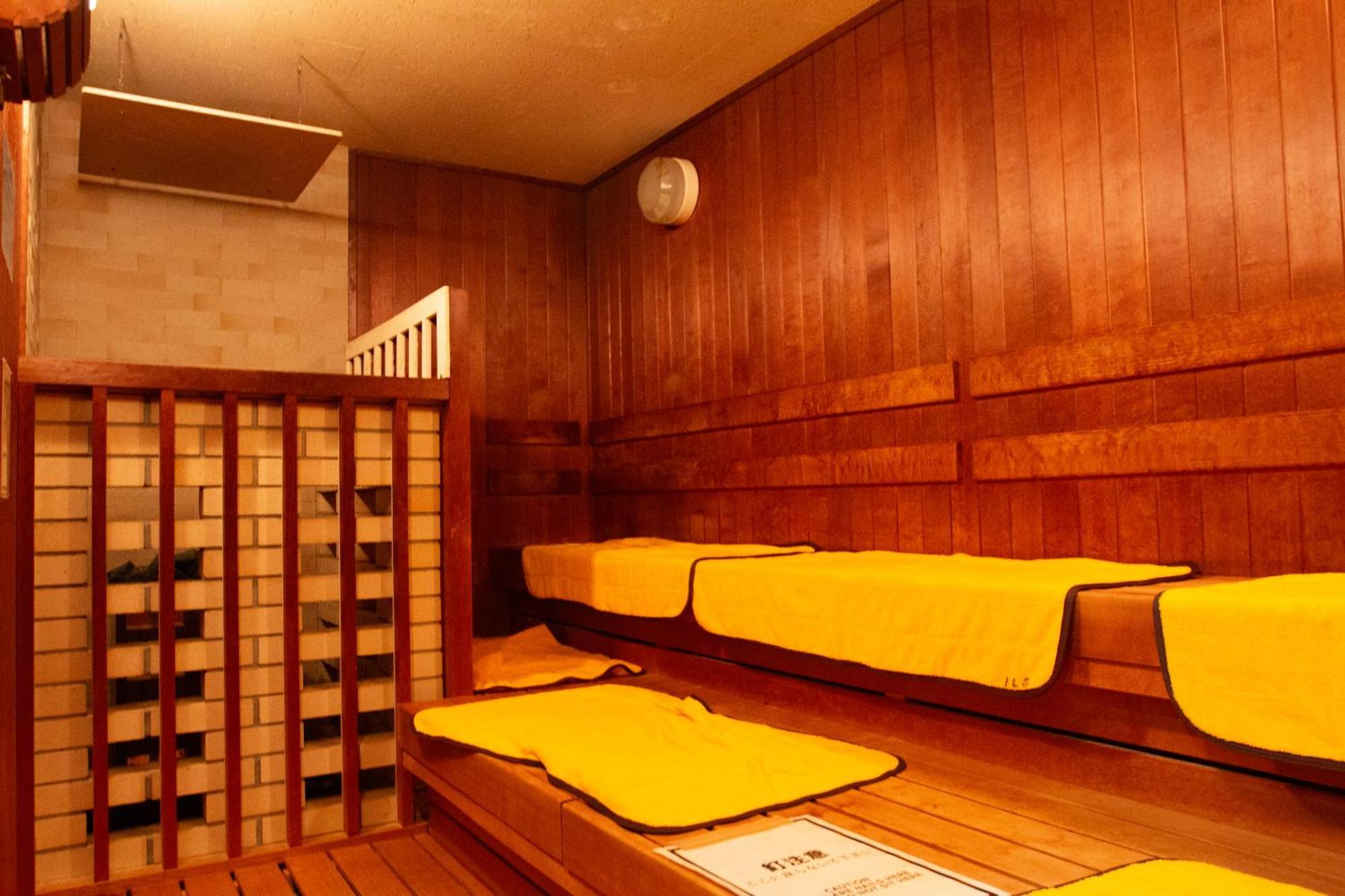 Capsule Asahi Plaza Shinsaibashi - Men's Only Capsule hotel *