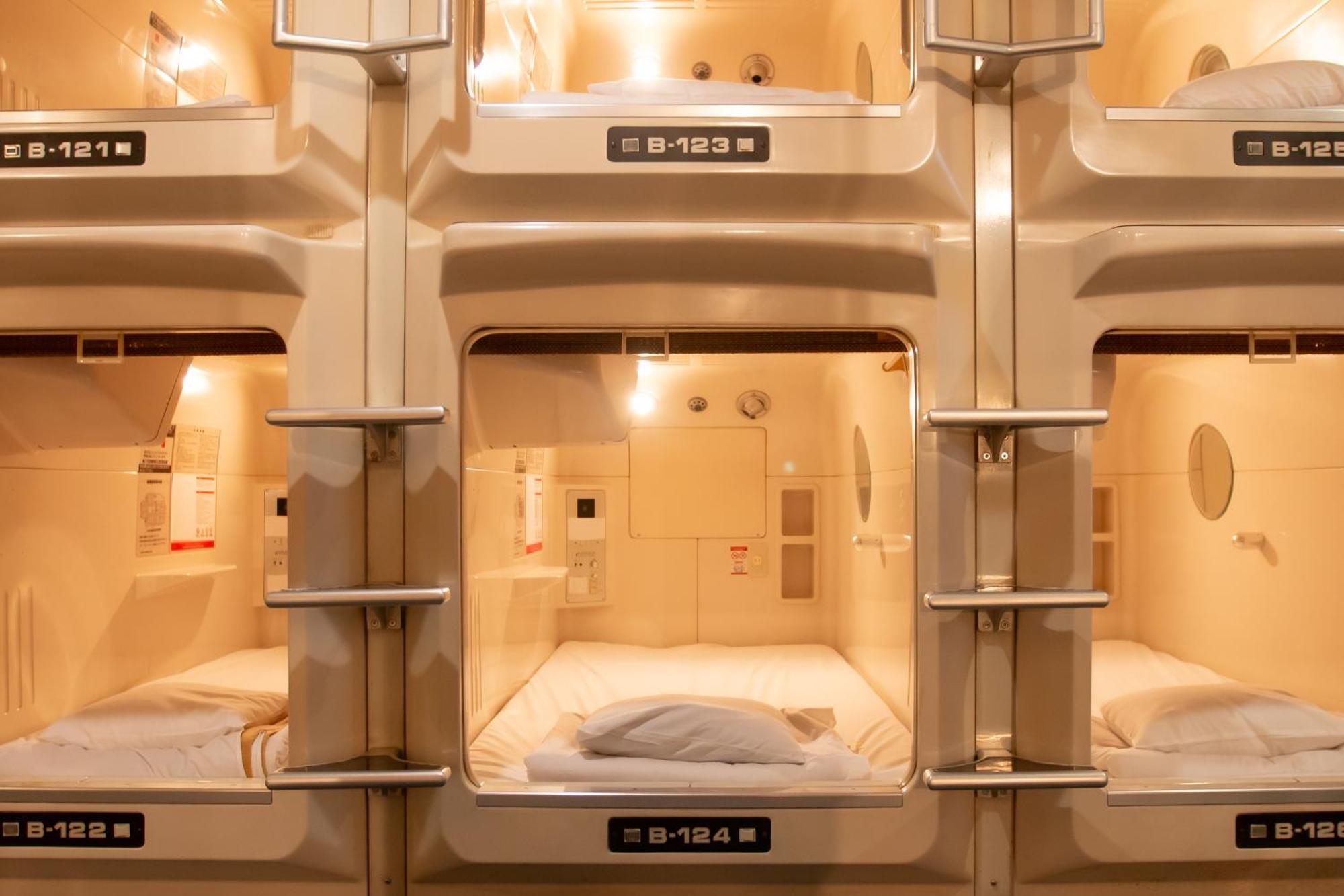 Capsule hotel Capsule Asahi Plaza Shinsaibashi - Men's Only Osaka