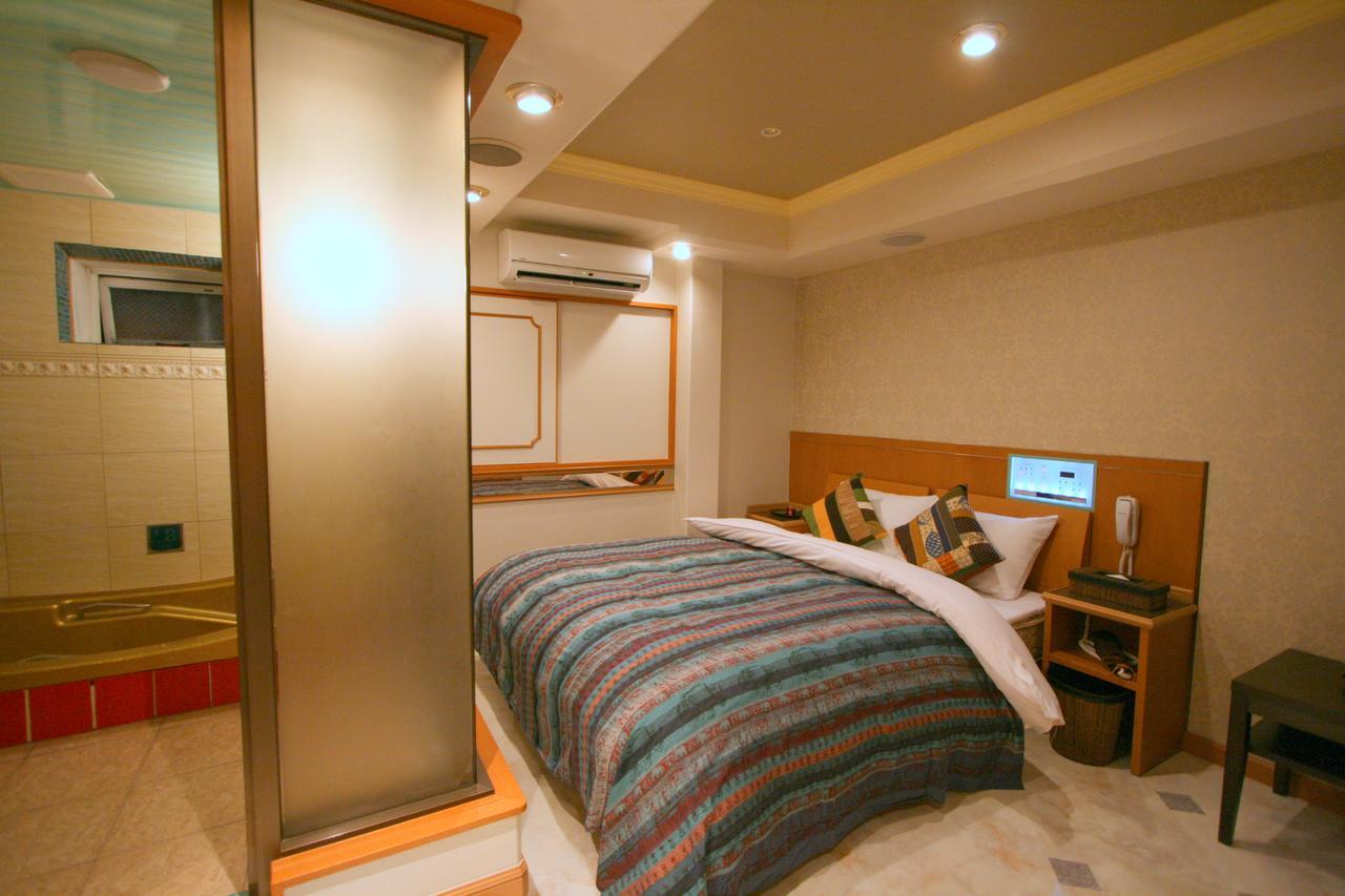 Love hotel Celavie Osakajokitazume (adults Only)