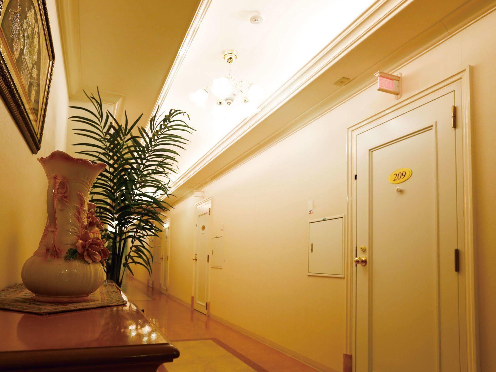 Fine Garden Umeda (adults Only) Hotel 3*