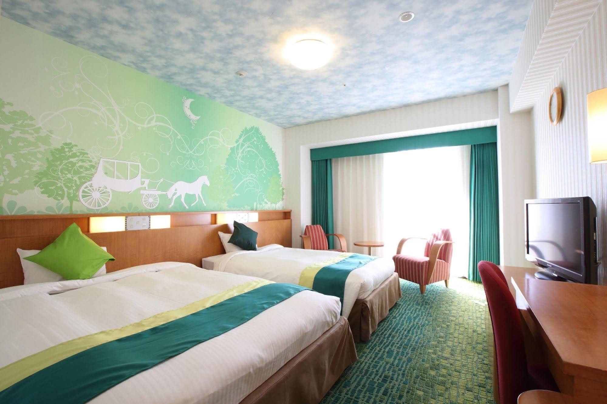 Keihan Universal Hotel