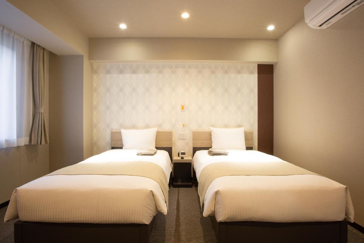 Kuretake Midousuji Hommachi Hotel