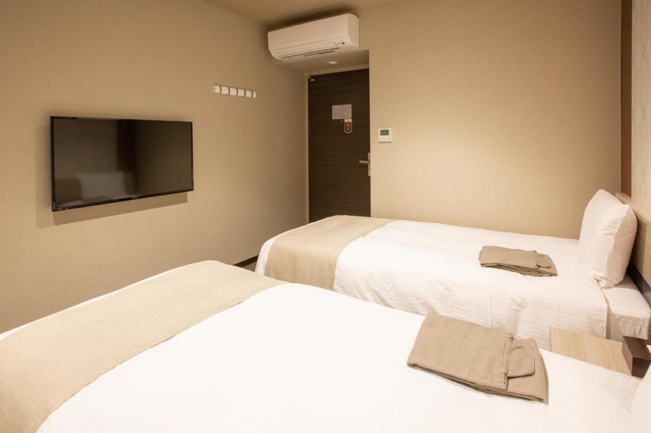 Kuretake Midousuji Hommachi Hotel