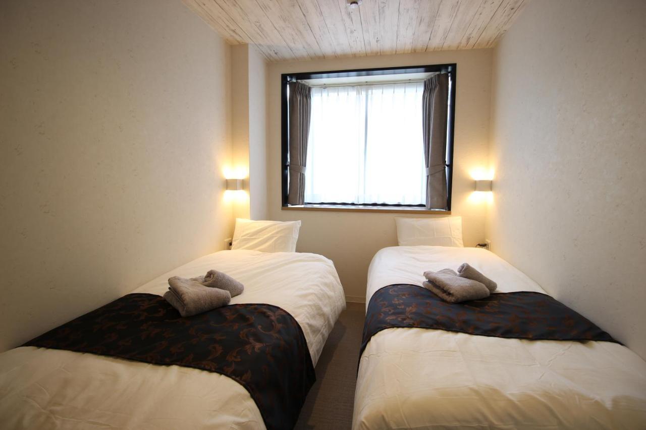 Namba West Saika Apartment *