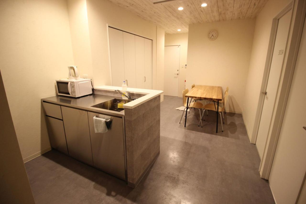 Namba West Saika Apartment *