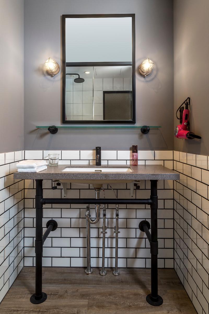 Moxy Honmachi By Marriott Hotel Osaka