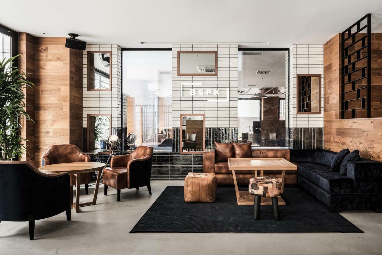 Bespoke Shinsaibashi Hotel 3*