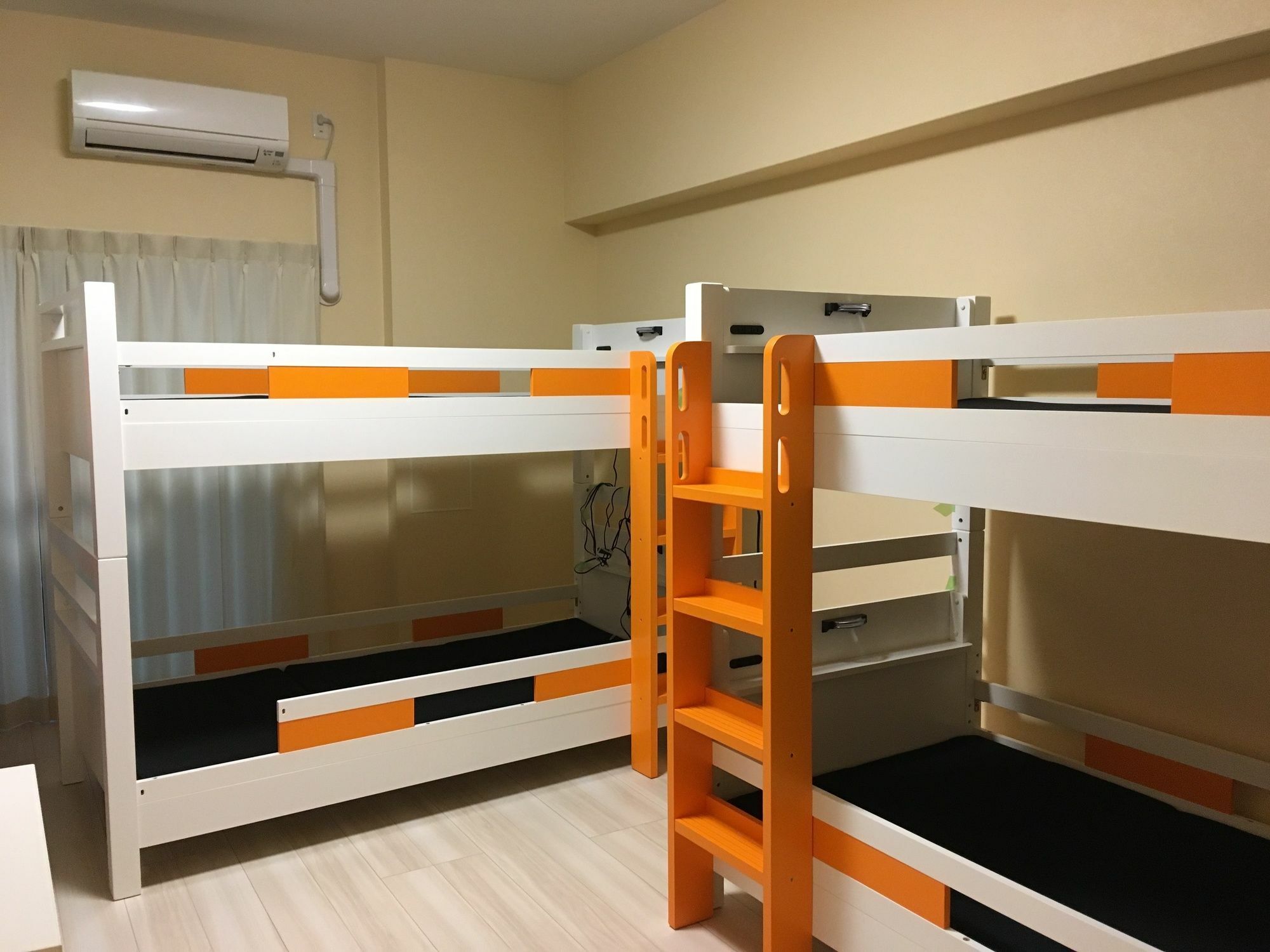 Nedoco West Aparthotel