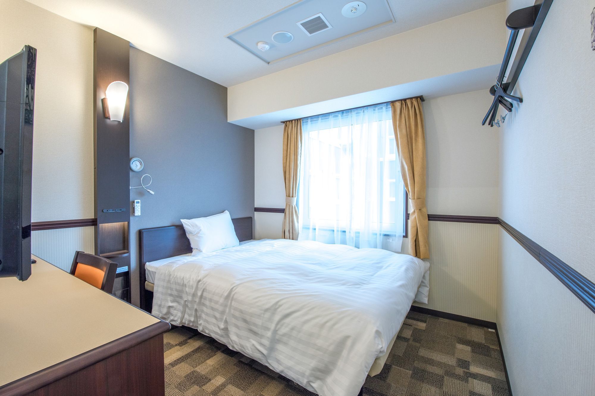 Toyoko Shin-osaka Higashi-mikuni Ekimae Hotel Osaka